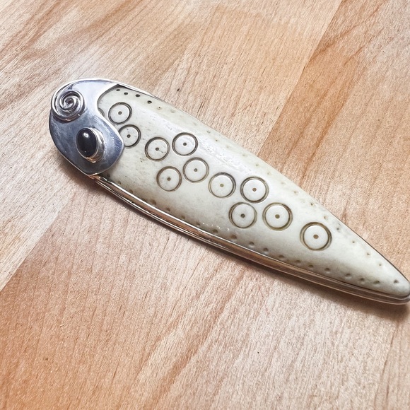 Vintage Sajen 925 Sterling Bone Semi Precious Black Onyx Brooch - Picture 5 of 5